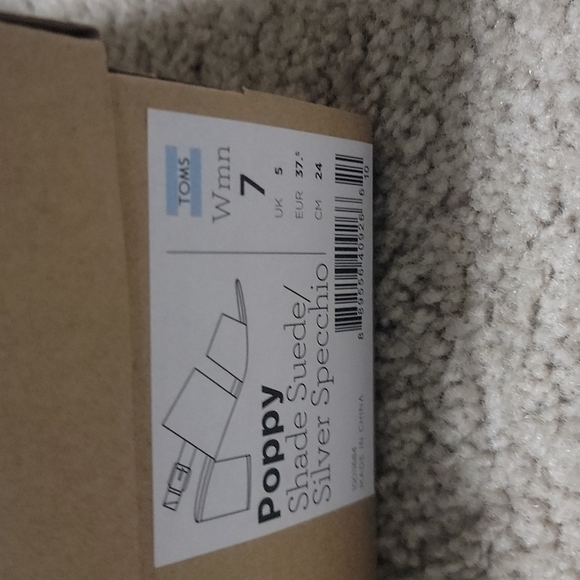 Tom's Poppy Gray & Silver Sandals Size 7 - Picture 5 of 5